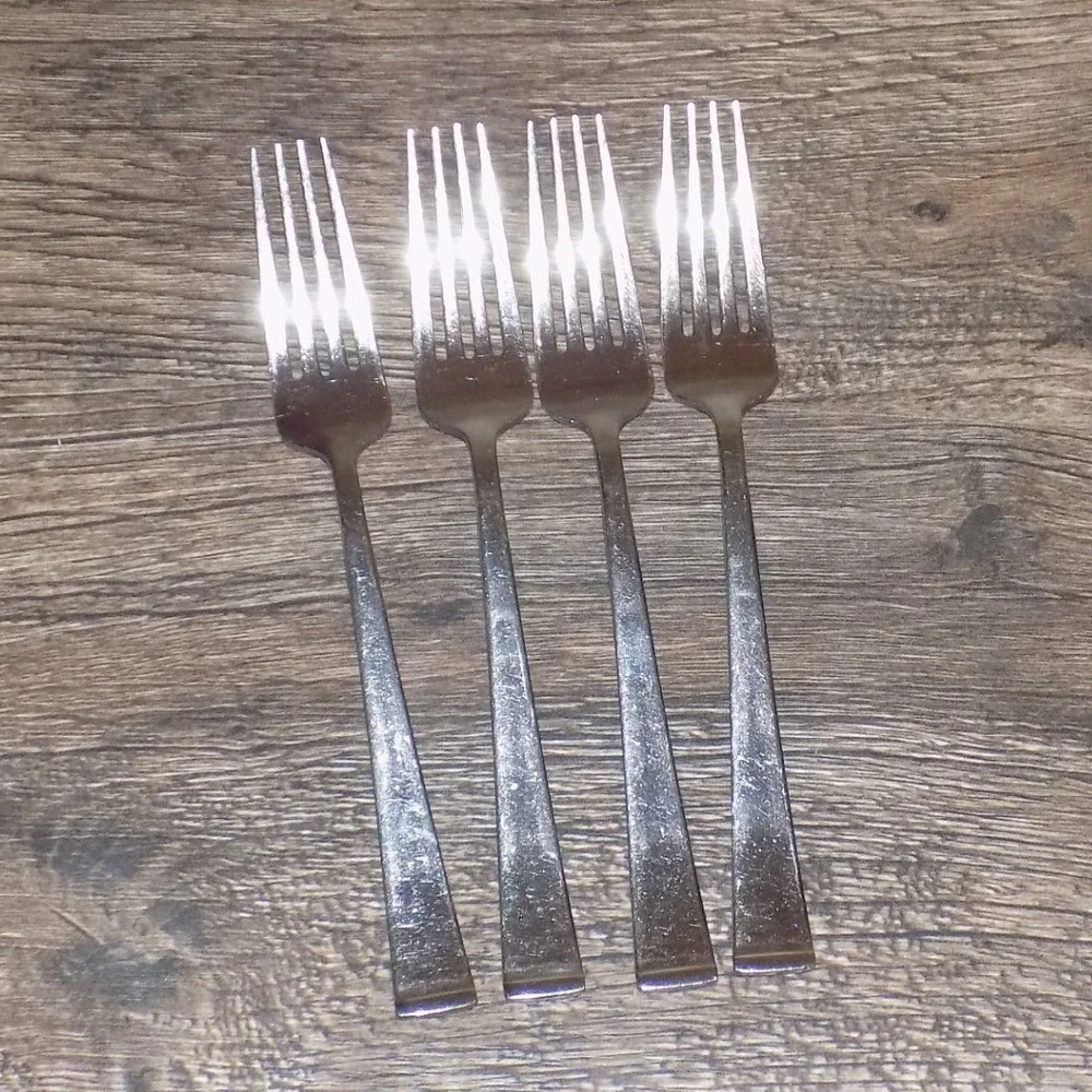 Pfaltzgraff Salad Forks Set of 4 Silver Good 18/0 Stainless Steel Tapered Handle